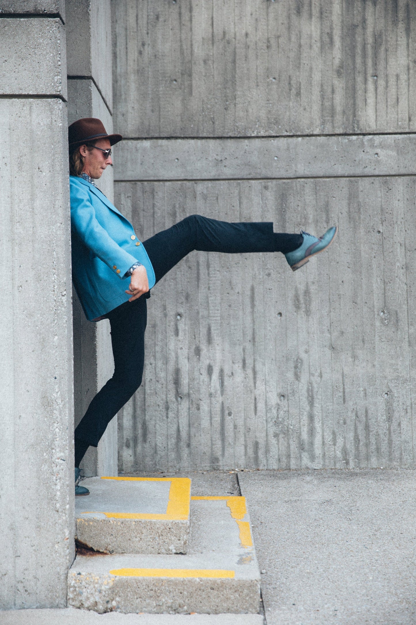 Pantalon fuselé en coton bleu marine